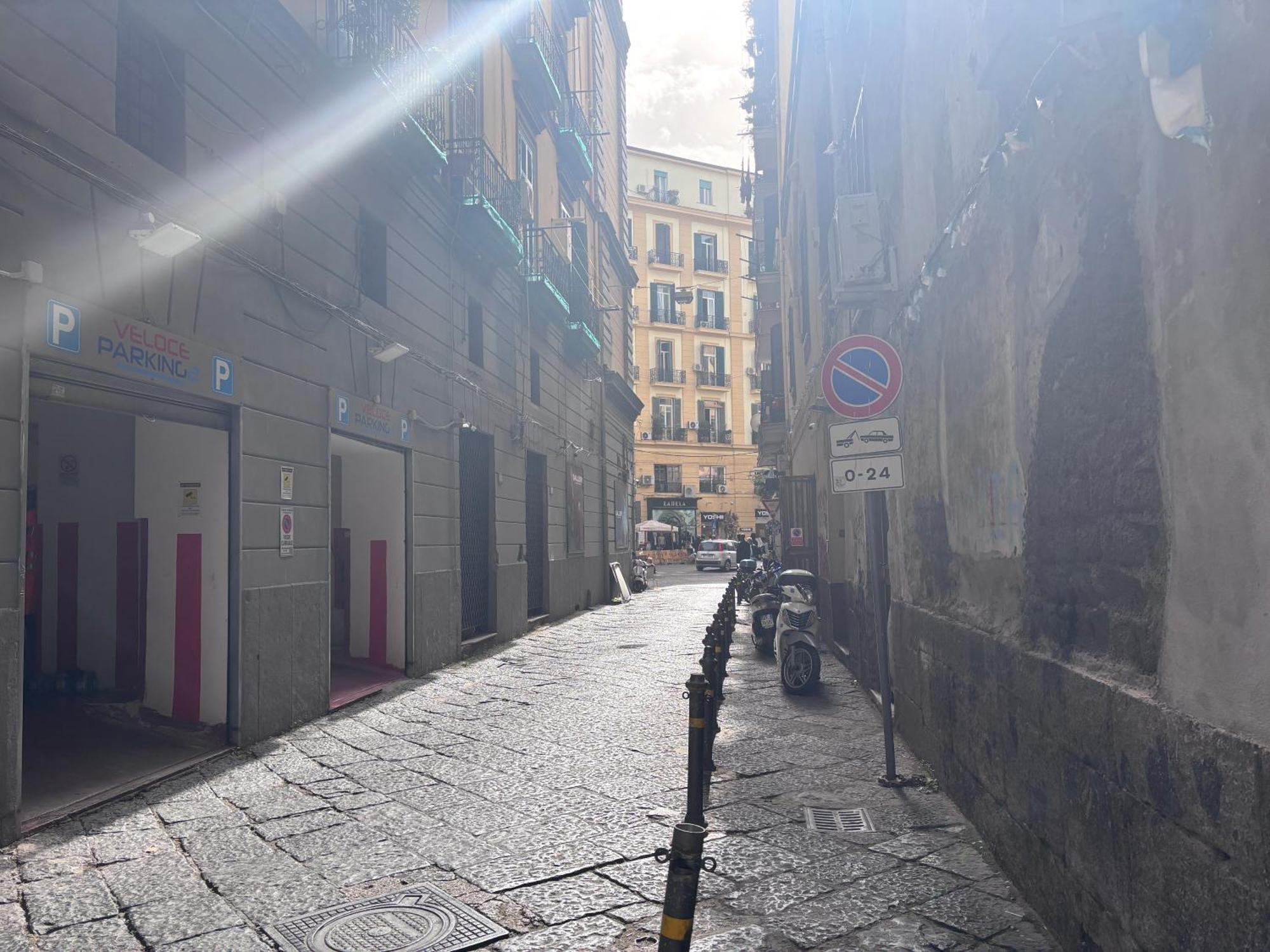 Couette-café Vico Grande Naples
